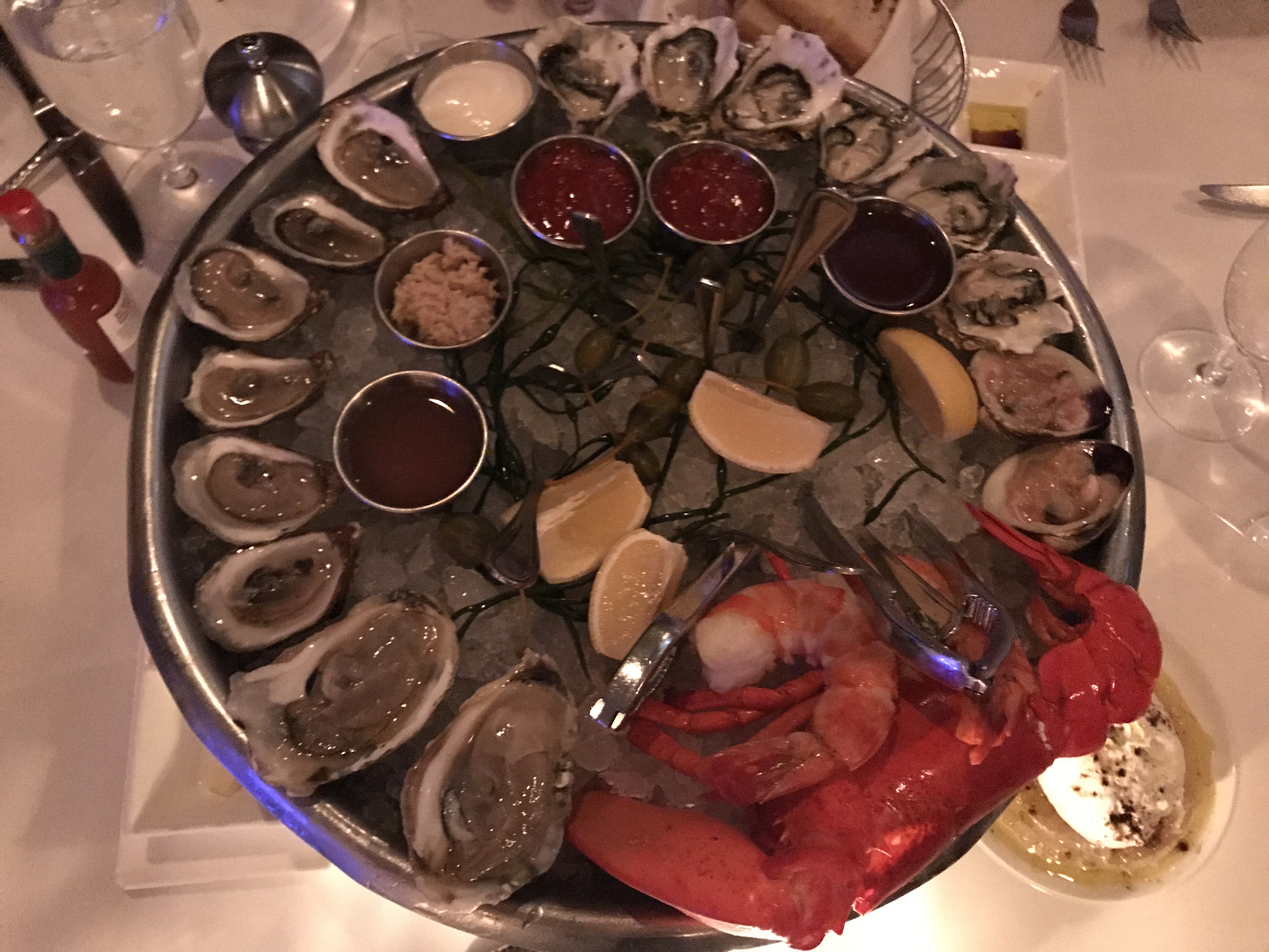 Have a nice seafood meal in Manhattan - iTravela